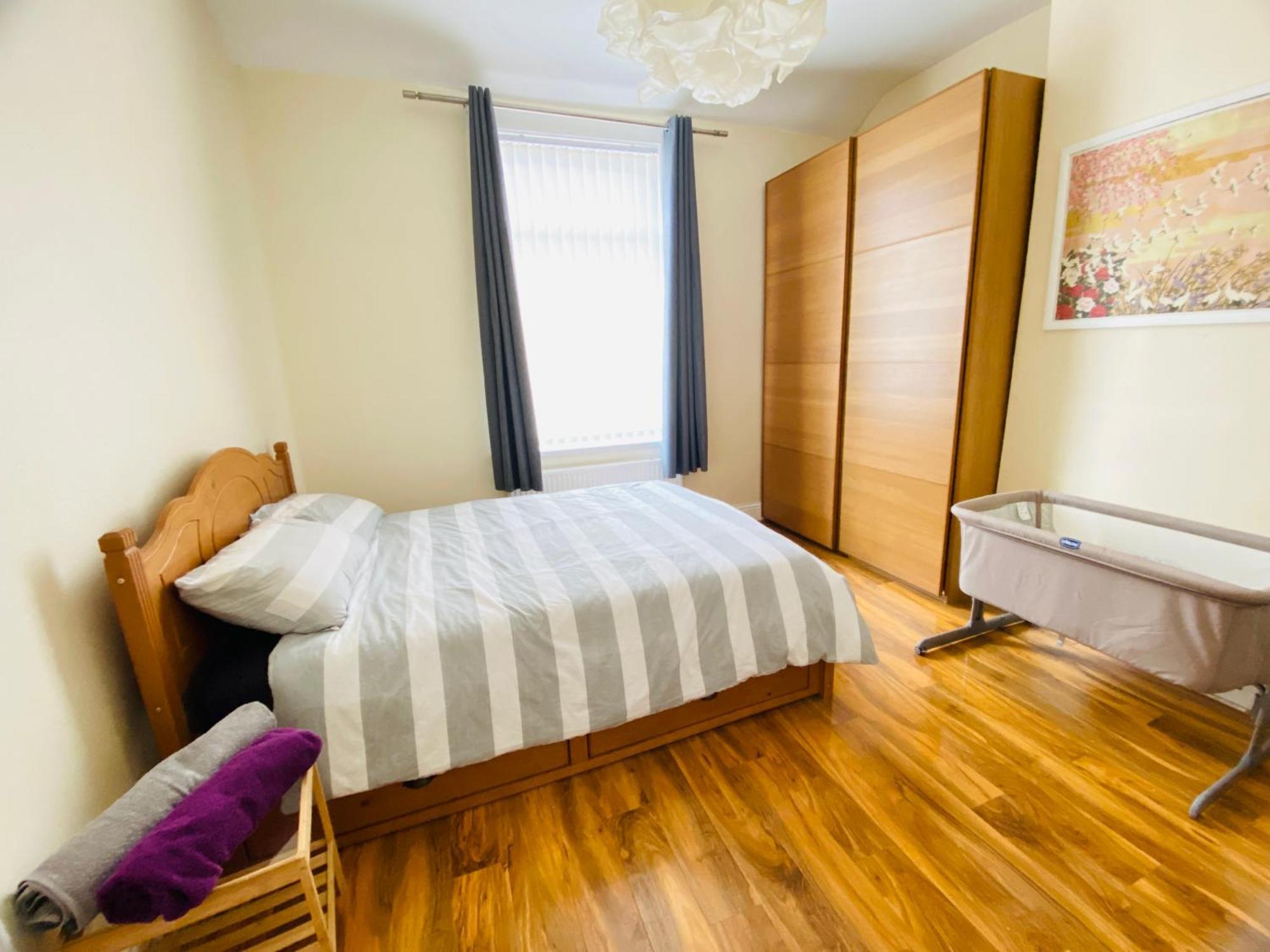 Entire 4 Bedroom House - Ev Point & Free Parking Ливърпул Екстериор снимка